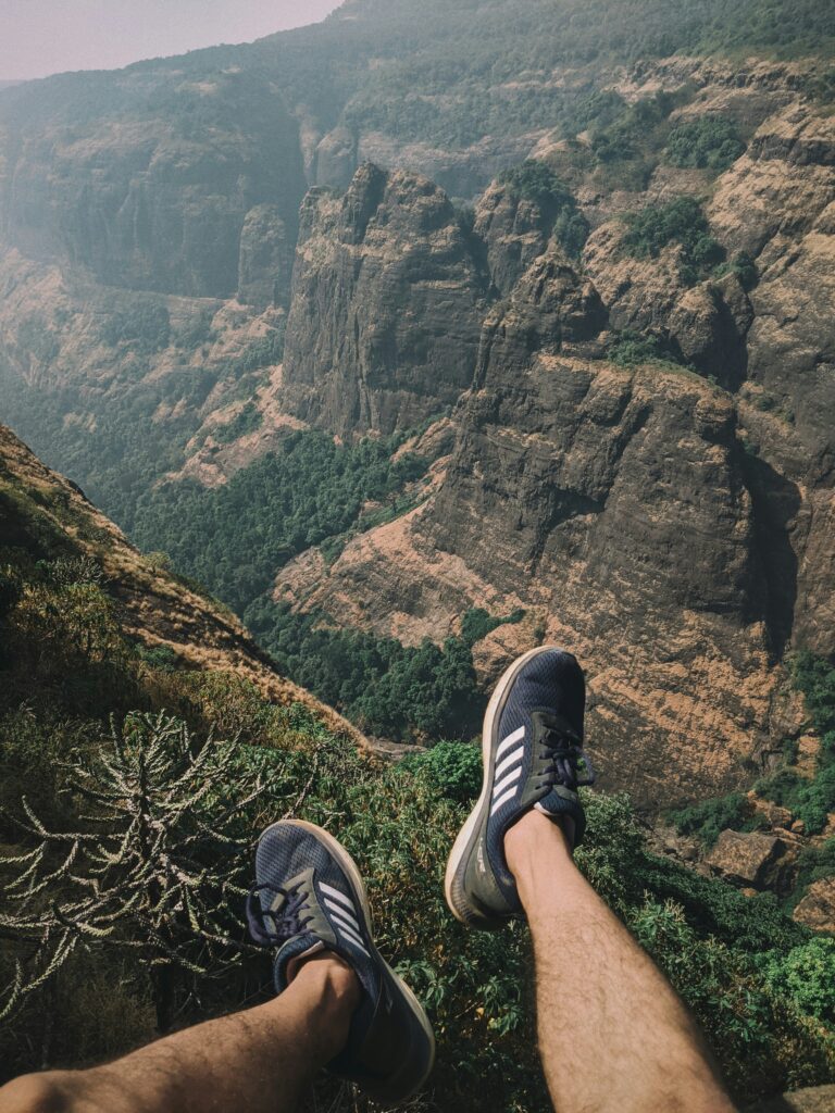 how to travel on a budget financial tips